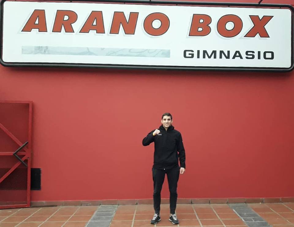 El joven rojense Ronan Sánchez hará su presentación este sábado 27 de abril en la ciudad cordobesa de Villa Carlos Paz, en el marco de una velada organizada por “Arano Box”.