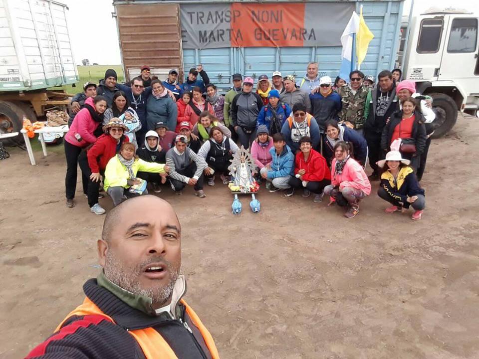 Partieron el lunes pasado, poco después de las 8.30 horas desde la Capilla Nuestra Señora de Lujan de Barrio Progreso, y este sábado 13 ya están llegando a la localidad de Carlos Keen, a 14 kilómetros de Luján.