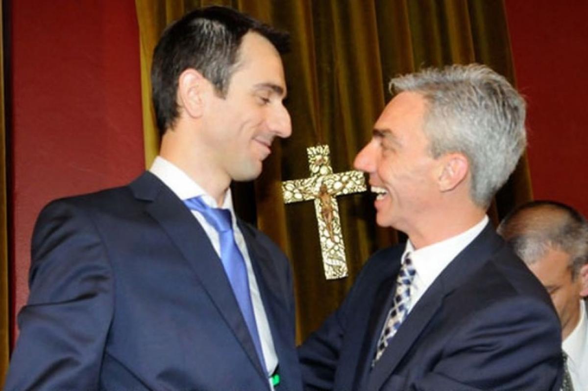 La localidad de Junín se expresó en las urnas este domingo y el Frente de Todos, comandado por Mario Meoni superó ampliamente a Juntos por el Cambio, donde se encuentra Pablo Petrecca a la cabeza, el actual intendente que viene transpirando toda su inoperancia y corrupción dentro del municipio.