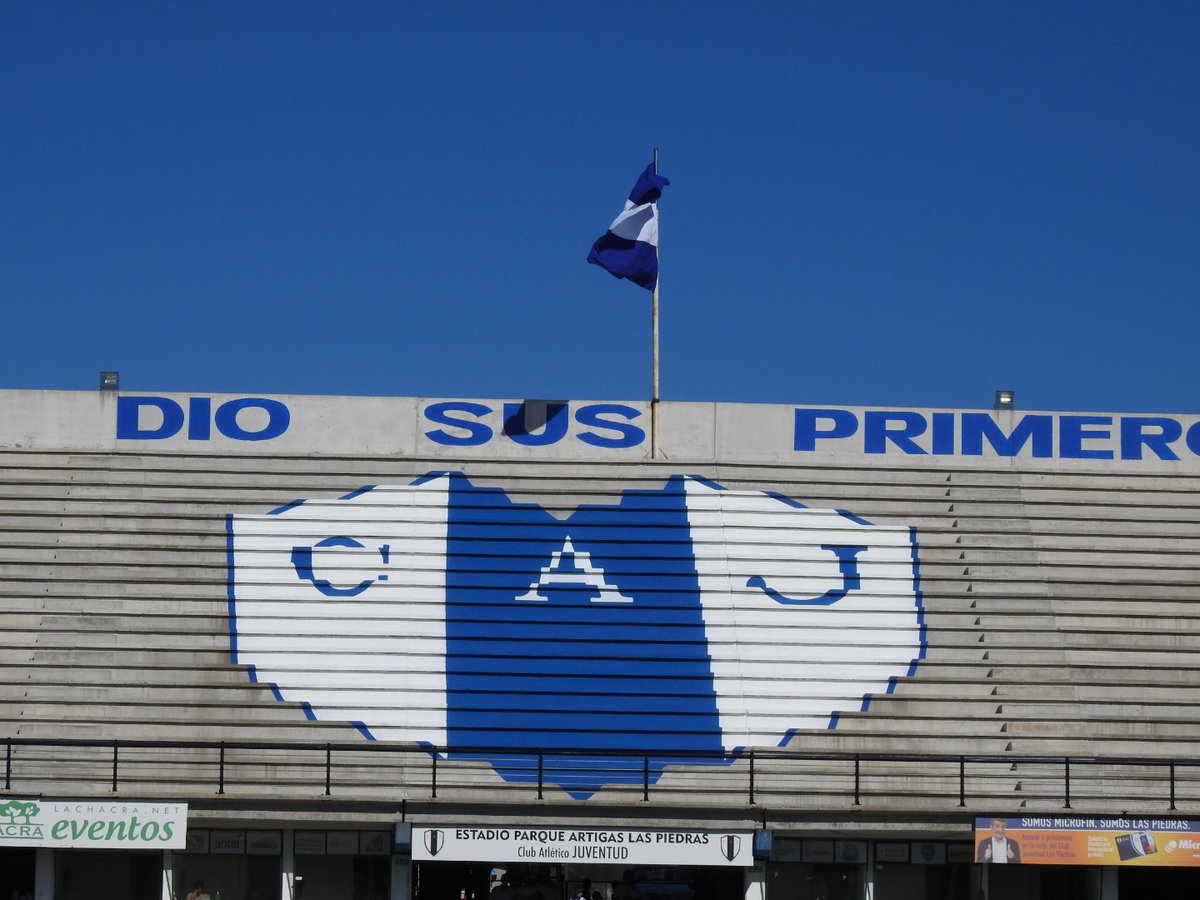 El joven Eric Barrios, nacido en las inferiores de El Huracán de Rojas, de un gran paso por las divisiones juveniles de River Plat, este año defenderá los colores del club Juventud de las Piedras en la primera división del fútbol de Uruguay.