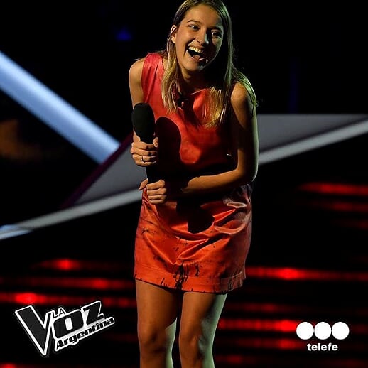 En la noche del lunes 1 de octubre se realizó la primera edición de este programa de talentos donde Isabel Aladro se destacó logrando una gran calificación, deslumbrando muy particularmente con su performance a la estrella de la canción, Tini Stoessel.