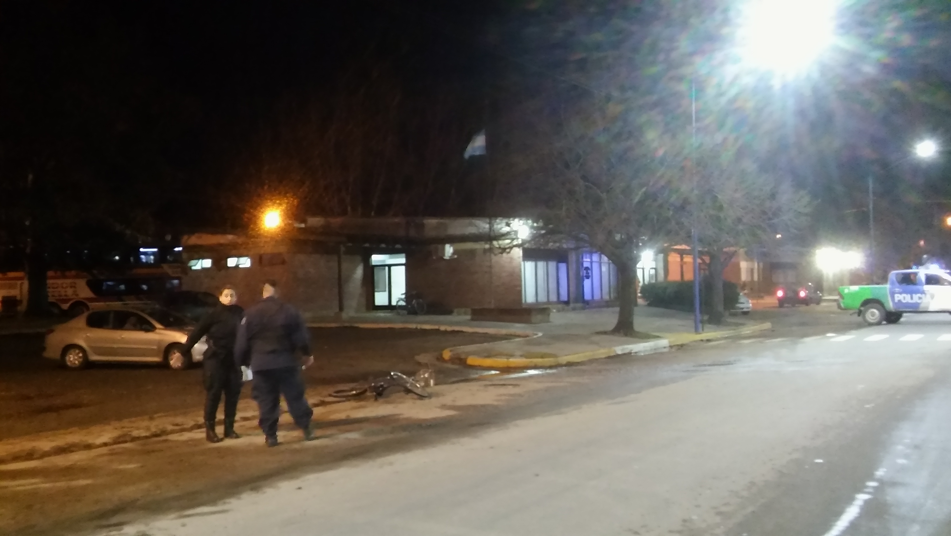 El siniestro ocurrió este domingo 8 de julio alrededor de las 18.30 horas en Avenida Tres de Febrero y Dardo Rocha, frente al estacionamiento de la Terminal de Ómnibus.