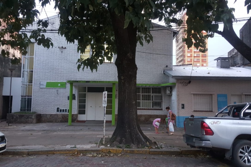 Según un informe del Semanario de Junín, las sedes del Registro Civil tienen historias horrorosas y un presente muy difícil, para los empleados y sobre todo para los vecinos que necesitan el servicio.