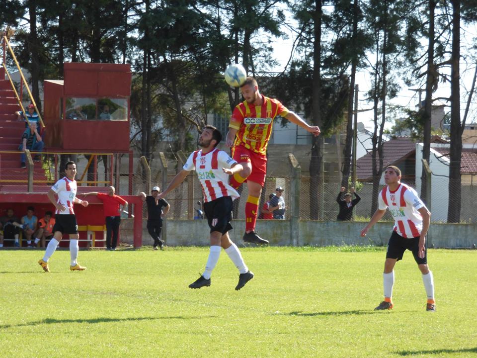 Por la anteúltima fecha del certamen de primera división que organizan en conjunto las ciudades de Rojas y Colón, se disputaron en la tarde de la jornada dominical el resto de los encuentros que restaban por jugarse.