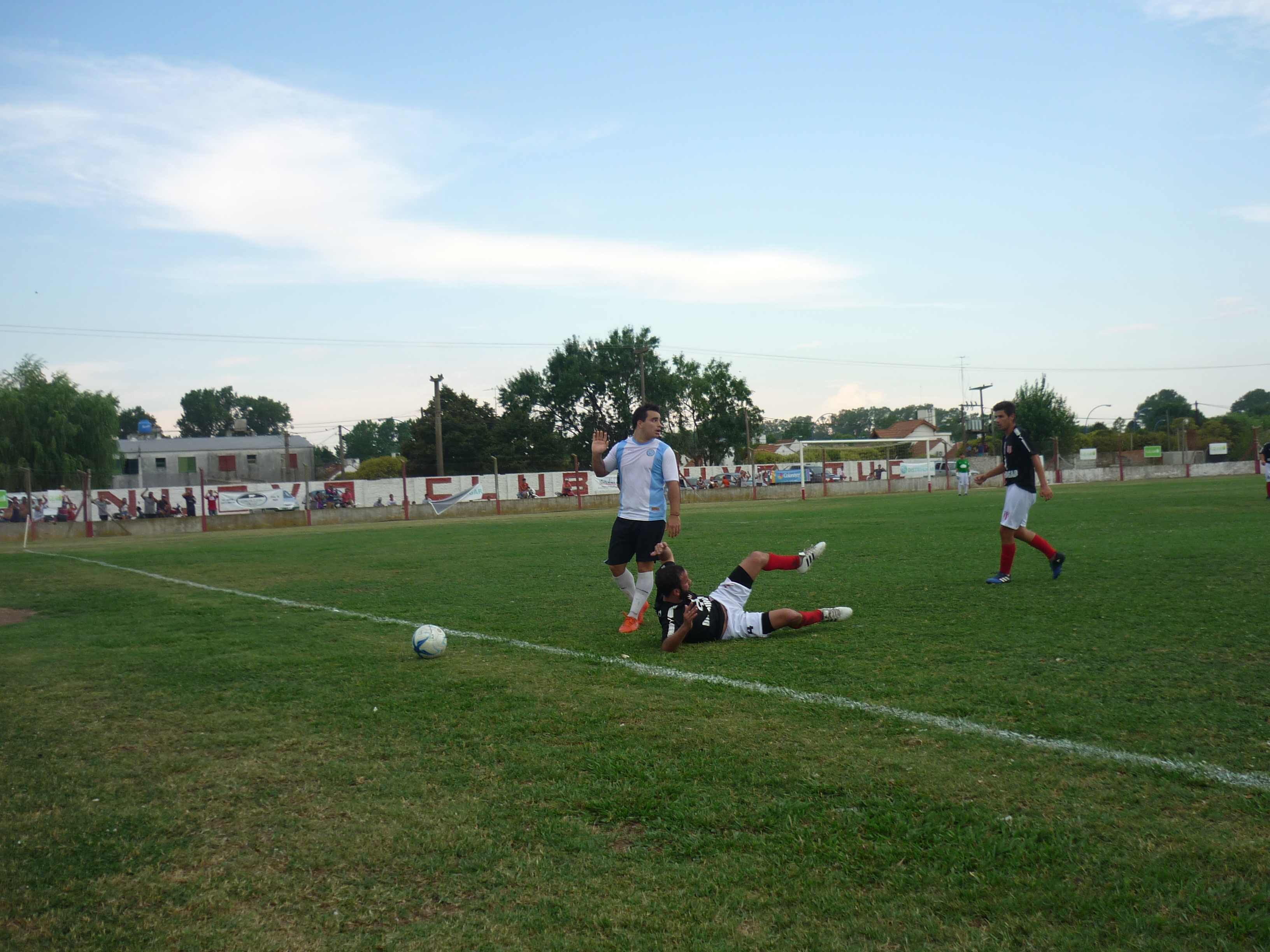 El próximo domingo 3 de marzo comienza la actividad oficial de la Liga de Fútbol de Rojas. El campeonato local de Primera y Reserva tiene previsto su comienzo para el próximo domingo 3 de marzo.