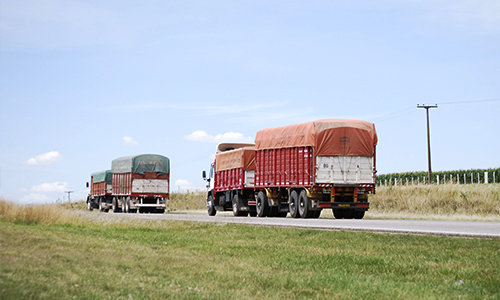 En los últimos meses, el conflicto entre AFA (Agricultores Federados Argentinos) y la ATP (Asociación Transportistas Pergamino) fue creciendo. Son más de 140 las familias que se quedaron sin trabajo por la discusión de las tarifas. Ahora, el Concejo Deliberante intervino para que ambas partes lleguen a un acuerdo.