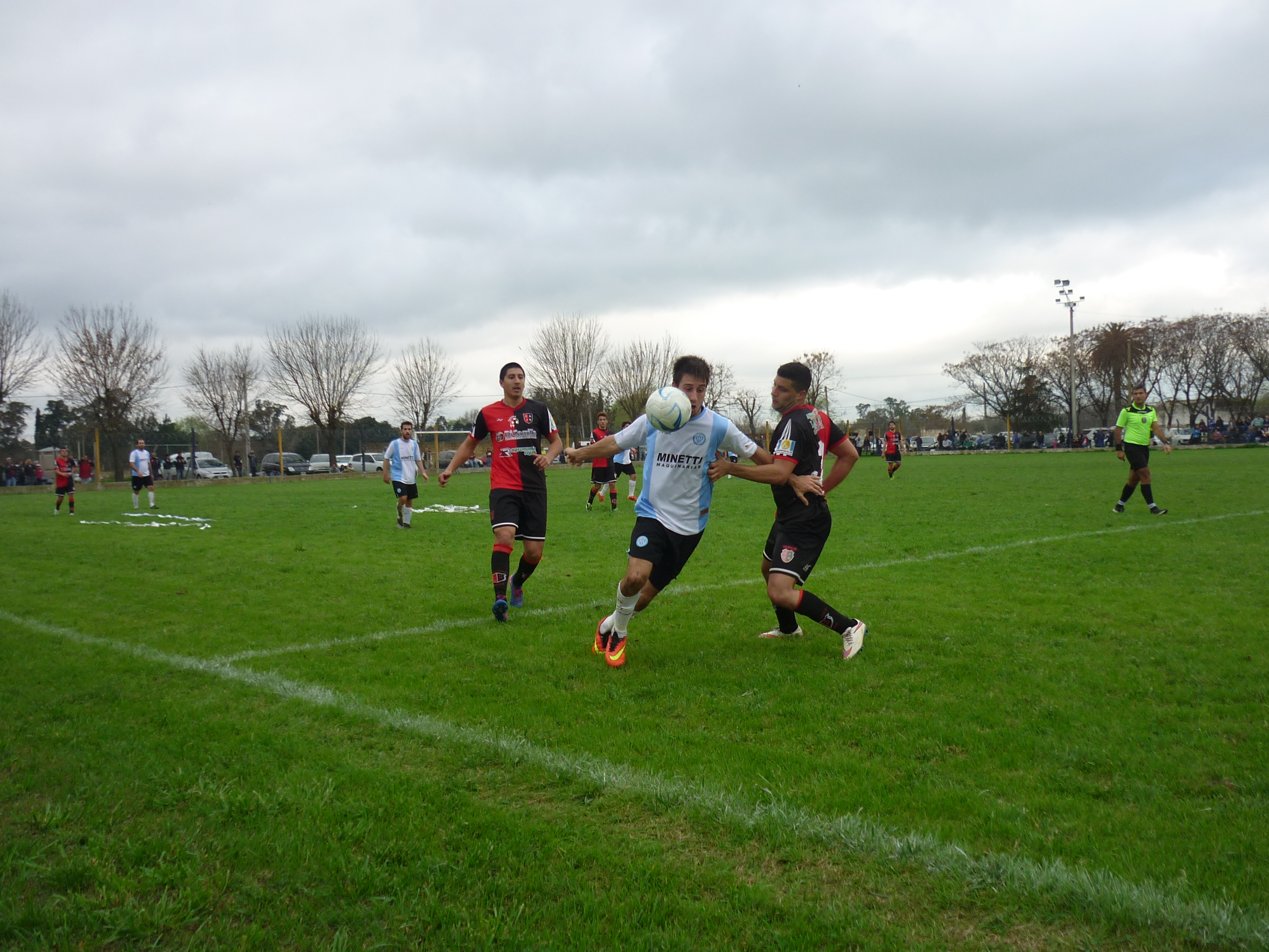 Tras la puesta a punto en estos primeros meses del año que se abocan en su totalidad a la pretemporada, los distintos conjuntos correspondientes a la Liga de Fútbol de Rojas ya se encuentran listos para dar inicios a los certámenes correspondientes de reserva y primera división.