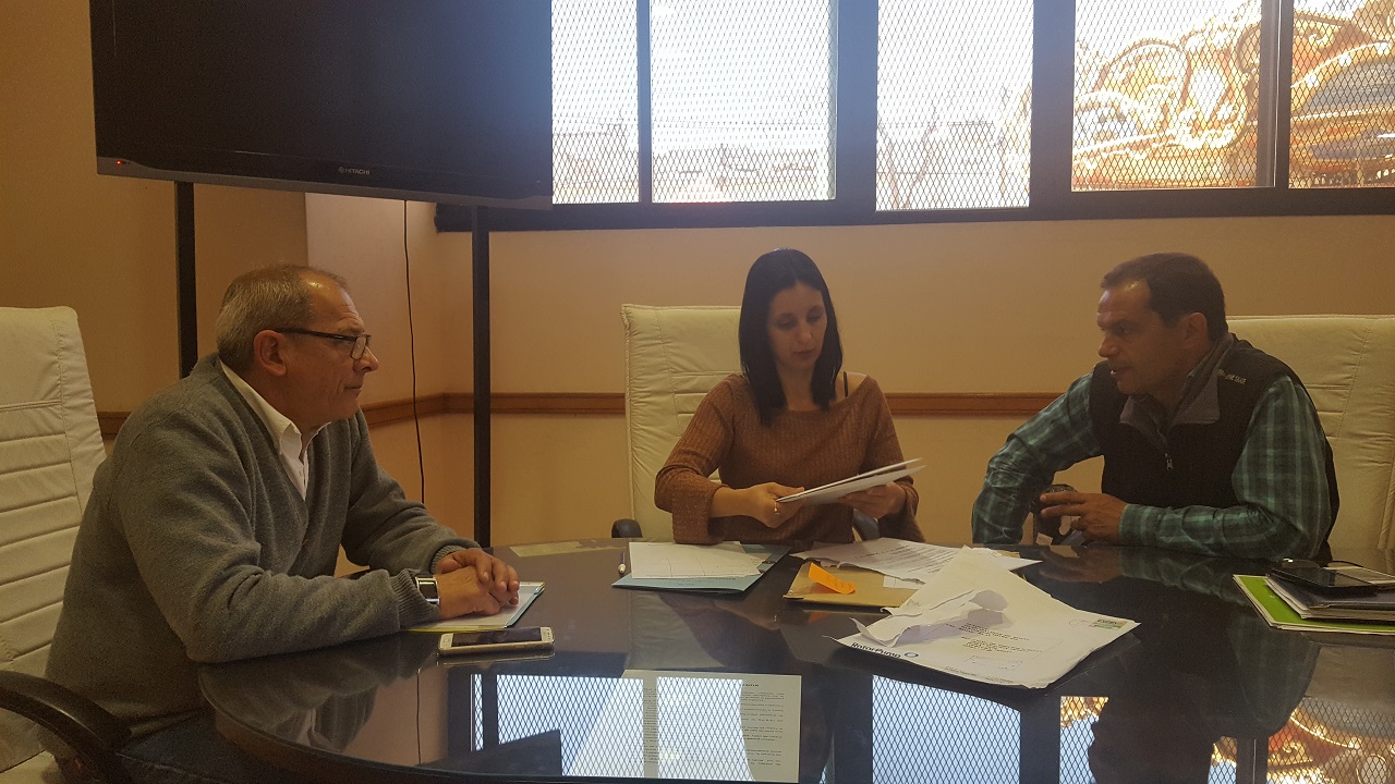 Este lunes 18 de septiembre tuvo lugar en el Palacio Municipal la apertura de propuestas que se presentaron al Concurso de Precios Nº 27/17 correspondiente a la “provisión de cuatro bombas sumergibles para pozo profundo” con un presupuesto oficial de 235 mil pesos.