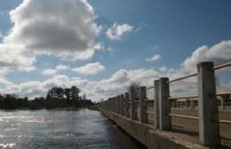 A la altura del Puente Hardoy: En la Ruta 45, el agua ya está sobre la calzada