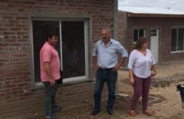 Construcción de viviendas en Carabelas: Rossi visitó las obras