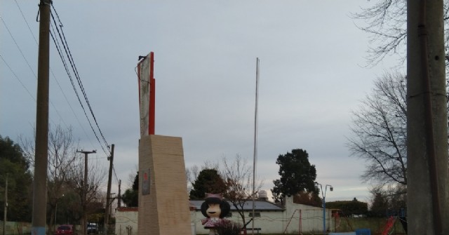 Desapareció la bandera argentina izada el 20 de junio en la Plazoleta Manuel Belgrano