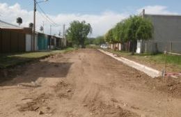 Barrio Mudynda: Ejecutan la etapa final de la construcción del cordón cuneta