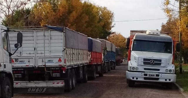 Se renuevan las quejas en Barrio Unión por la falta de control del movimiento de camiones