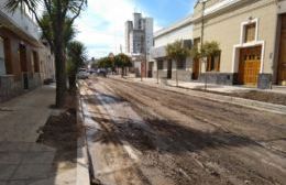 La reconstrucción del cordón cuneta de calle Francisco Roca está en su etapa final