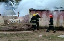 Devastador incendio en una vivienda del ex Motel "Kamao"