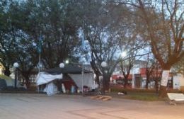 Se cumplió una semana del acampe en Plaza San Martín de los vecinos desalojados