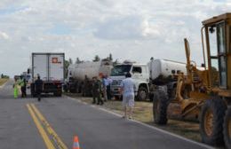 Gran preocupación causó el vuelco de un camión cisterna con fertilizante líquido