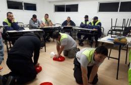Bomberos Voluntarios capacitaron en RCP a los inspectores municipales de tránsito