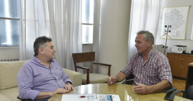 Rossi se reunió con funcionario provincial por obras hidráulicas para Rojas.