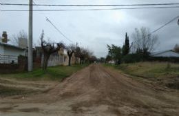 El Municipio intervino en la traza de calle Lonko Lewell en Barrio Progreso