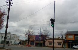 Avenidas Tres de Febrero y Alessandro: Instalan el sistema de los nuevos semáforos