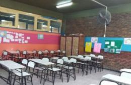 El Consejo Escolar compró sillas y mesas con dinero del Fondo Educativo