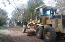 El Municipio arregla calles de tierra en barrios