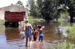 Concejal del Frente Renovador visita a vecinos inundados