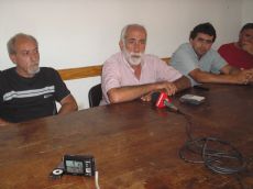El anuncio de Carlos Reyna durante una conferencia de prensa.

