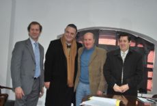 Autoridades durante el acto de licitaci�n.