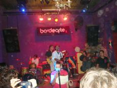 La banda toc� en Bardearte ante un muy buen marco de p�blico.
      
