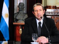 La intenci�n es establecer una nueva l�nea interna dentro de la UCR, para asegurar el regreso de Julio Cobos a las filas partidarias.