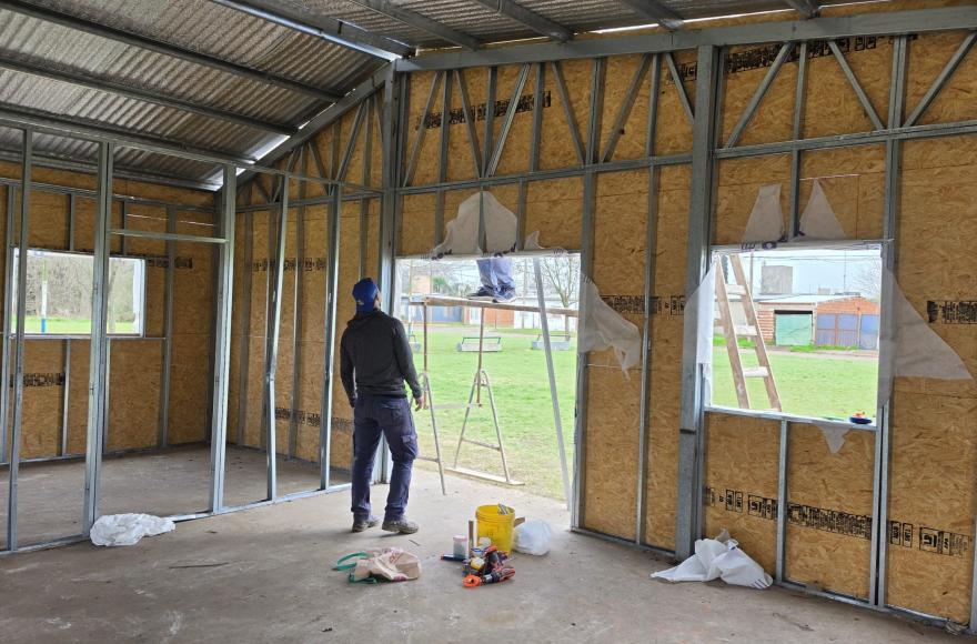 El SUM del Barrio Evita continúa tomando forma