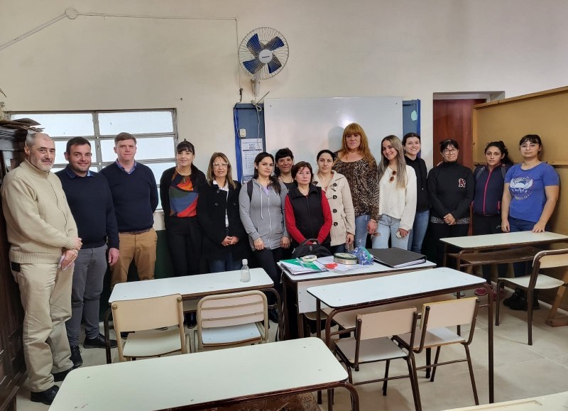 Presentación con la presencia del intendente.