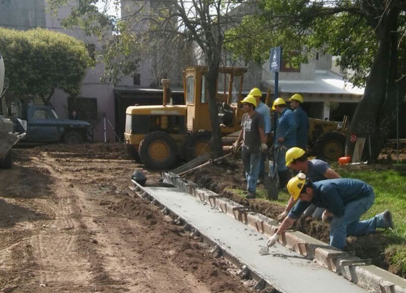 Ya se ve el cordón cuneta.