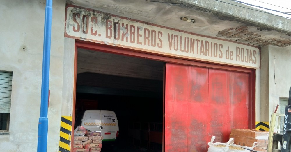 Labores sobre el ala del edificio que da a  calle Alem.