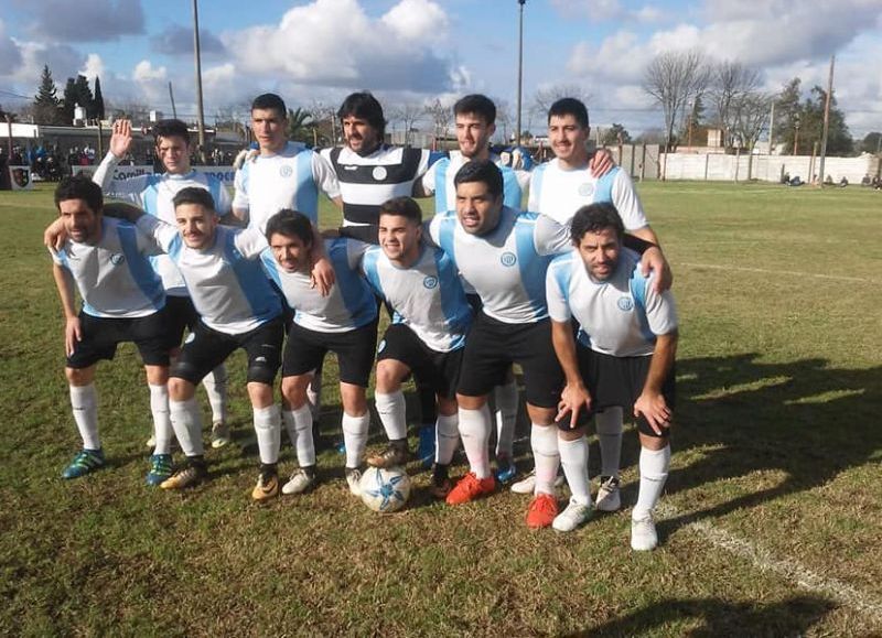Le ganó 4 a 0 a El Fortín con goles de Gaitán (2), Calabia y Feliu.