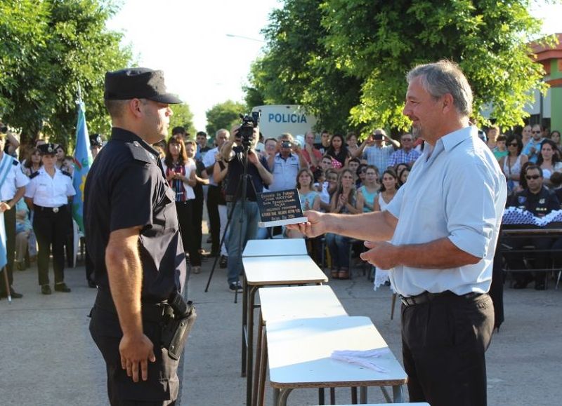 Rossi nunca va a reconocer a la gestión anterior por la Escuela de Policía.