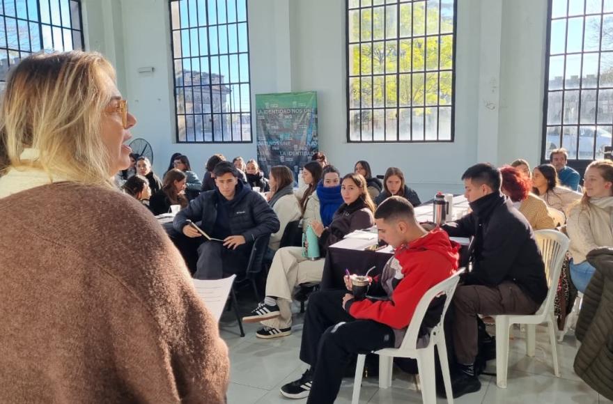 Alumnos de Arquitectura de la UNR visitaron nuestra ciudad