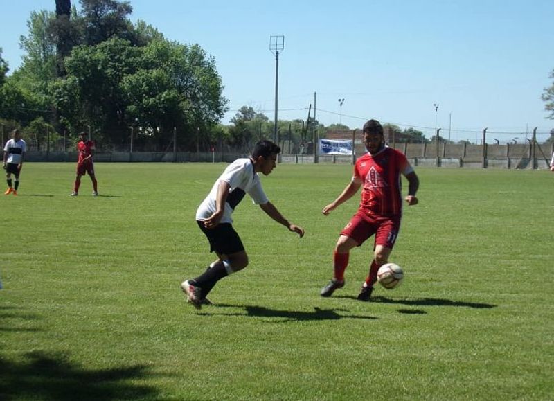 Vuelve la acción al verde césped.