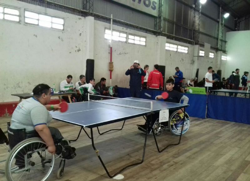 Excelente actuación de Tissera en tenis de mesa.