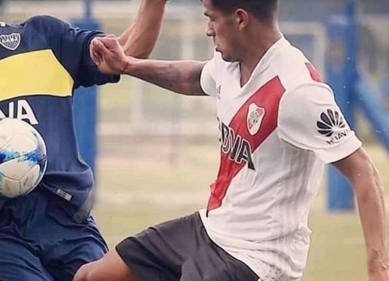 Milita en la reserva de River.