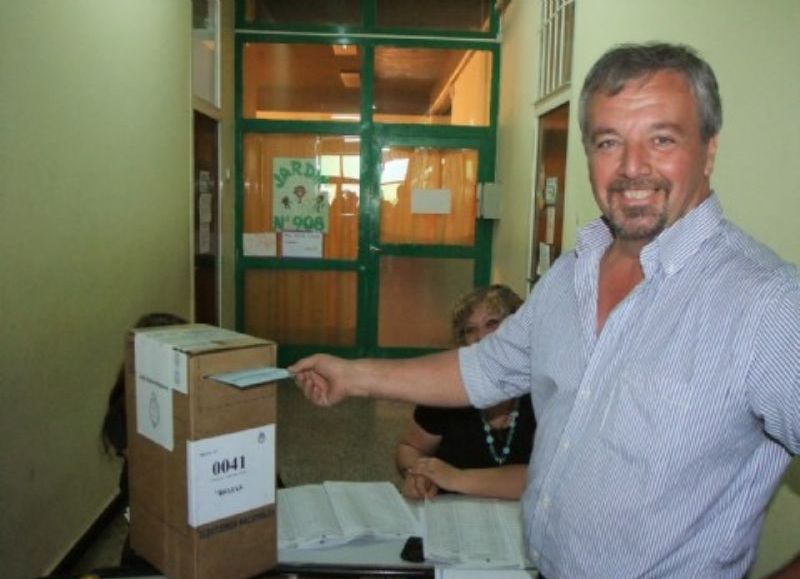 Votame y después te aprieto. Un intendente bochornoso.