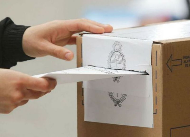 A días del cierre de listas, son varios los nombres en danza para ocupar distintos lugares en las listas de cara a las próximas elecciones. (Dibujo: NOVA)