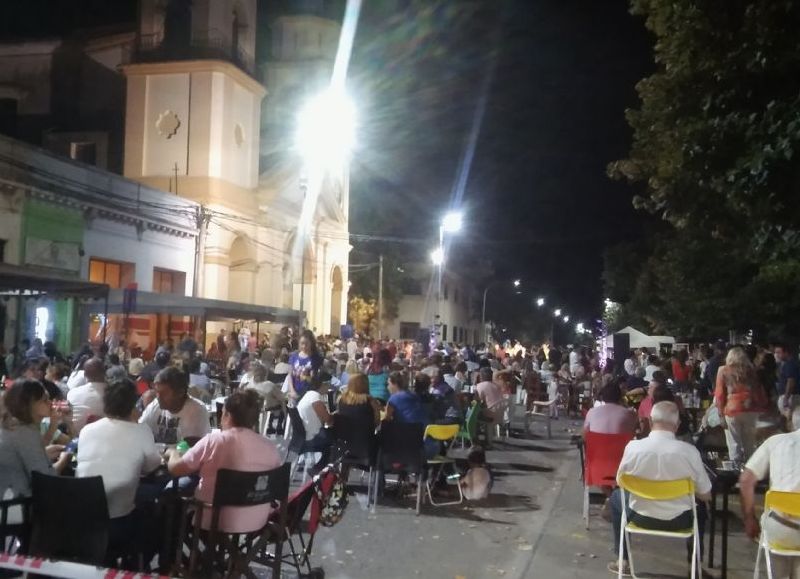 Gran convocatoria en Plaza San Martín y Avenida 25 de Mayo.