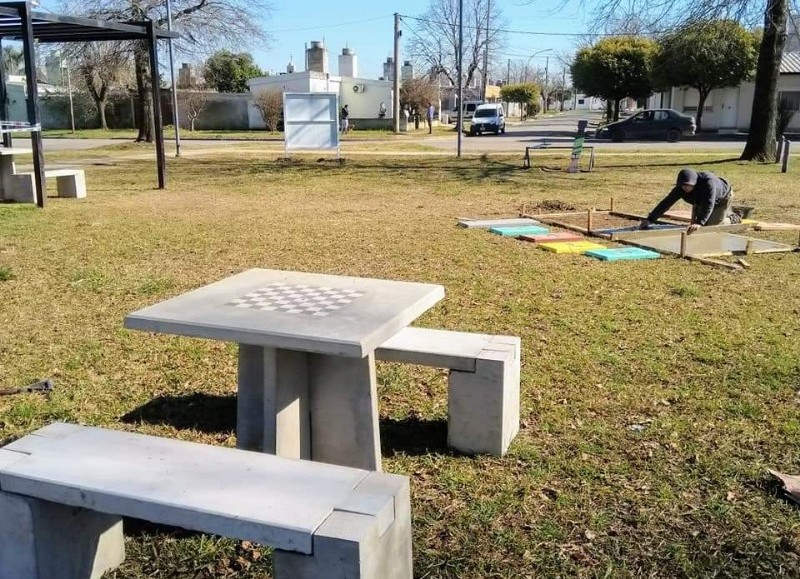 Trabajos a cargo del personal de Parques y Paseos.