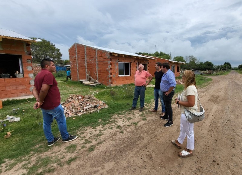 El intendente Municipal Román Bouvier recorrió tres obras importantes que se llevan a cabo actualmente en Rafael Obligado.