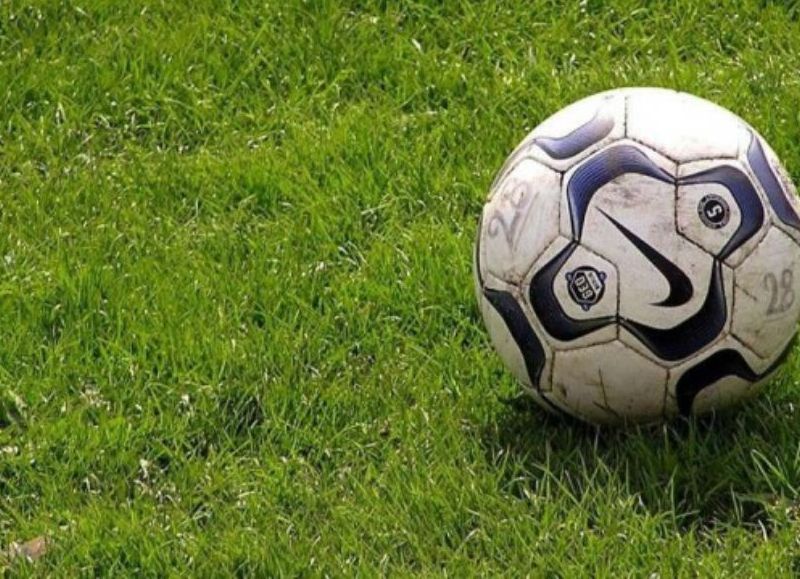 El partido pasó para el viernes 3 a las 20.30.