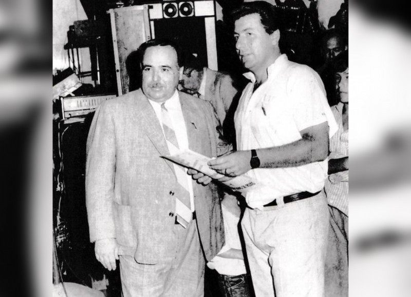 Adolfo Bethular siempre fue un gran vecino y empleado del Banco Nación. En la foto, junto a su amigo Rolo Amichetti.