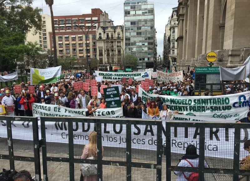 Marcha frente al Congreso.